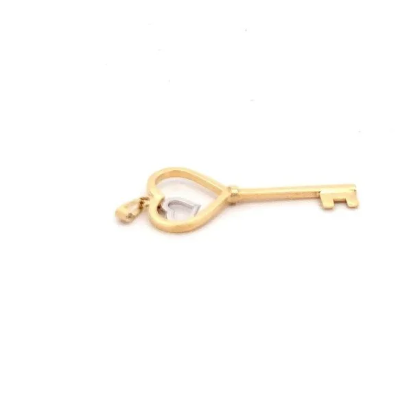 18K Yellow Gold Pendant Key Heart 1.59 grams - Picture 4 of 13